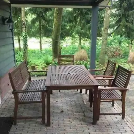 Heerlijk In Prachtige Bosrijke Omgeving. Hébergement de vacances