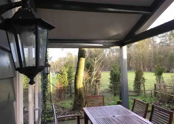 Heerlijk In Prachtige Bosrijke Omgeving. Holiday home Putten