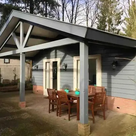 Heerlijk In Prachtige Bosrijke Omgeving. Feriehus