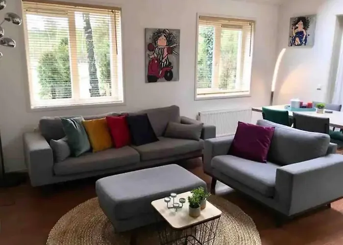 Heerlijk In Prachtige Bosrijke Omgeving. プッテン